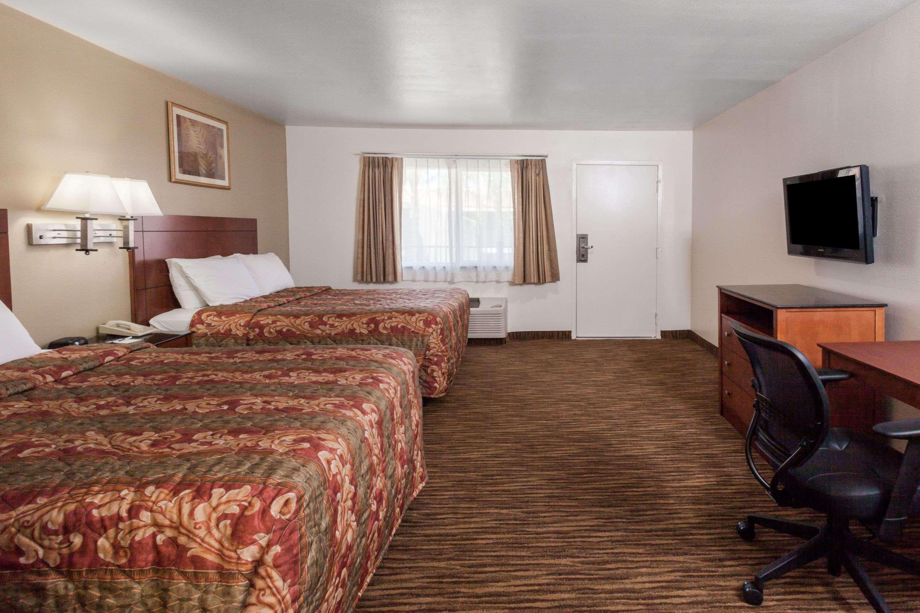 Travelodge By Wyndham Hemet Ca Экстерьер фото