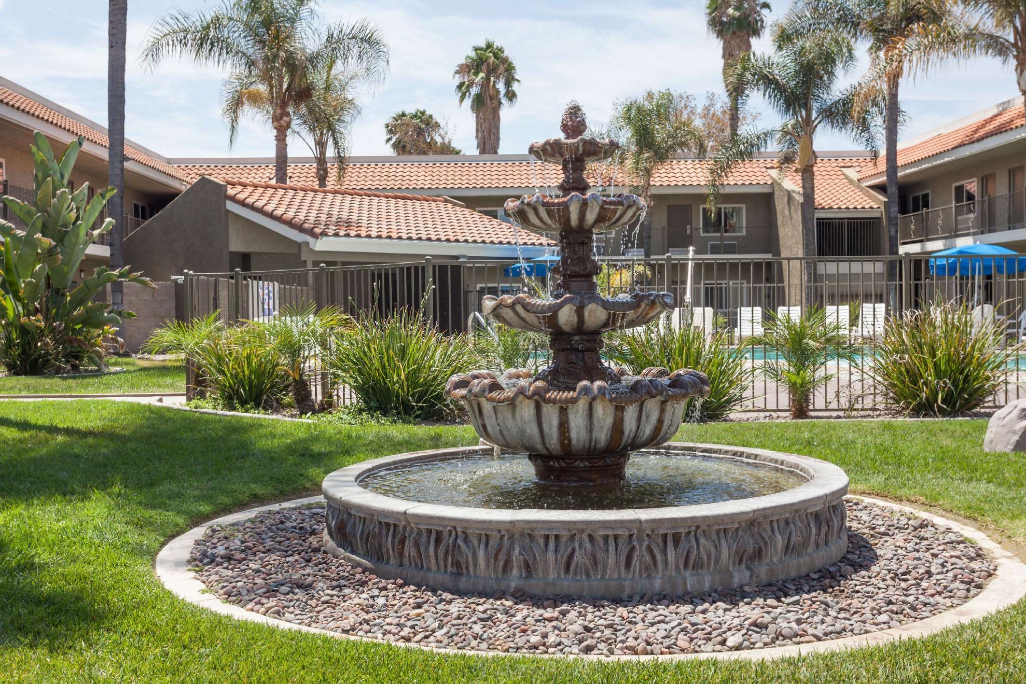Travelodge By Wyndham Hemet Ca Экстерьер фото