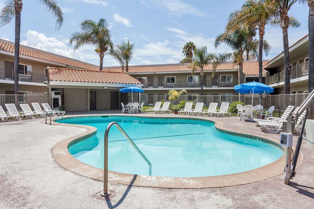 Travelodge By Wyndham Hemet Ca Удобства фото