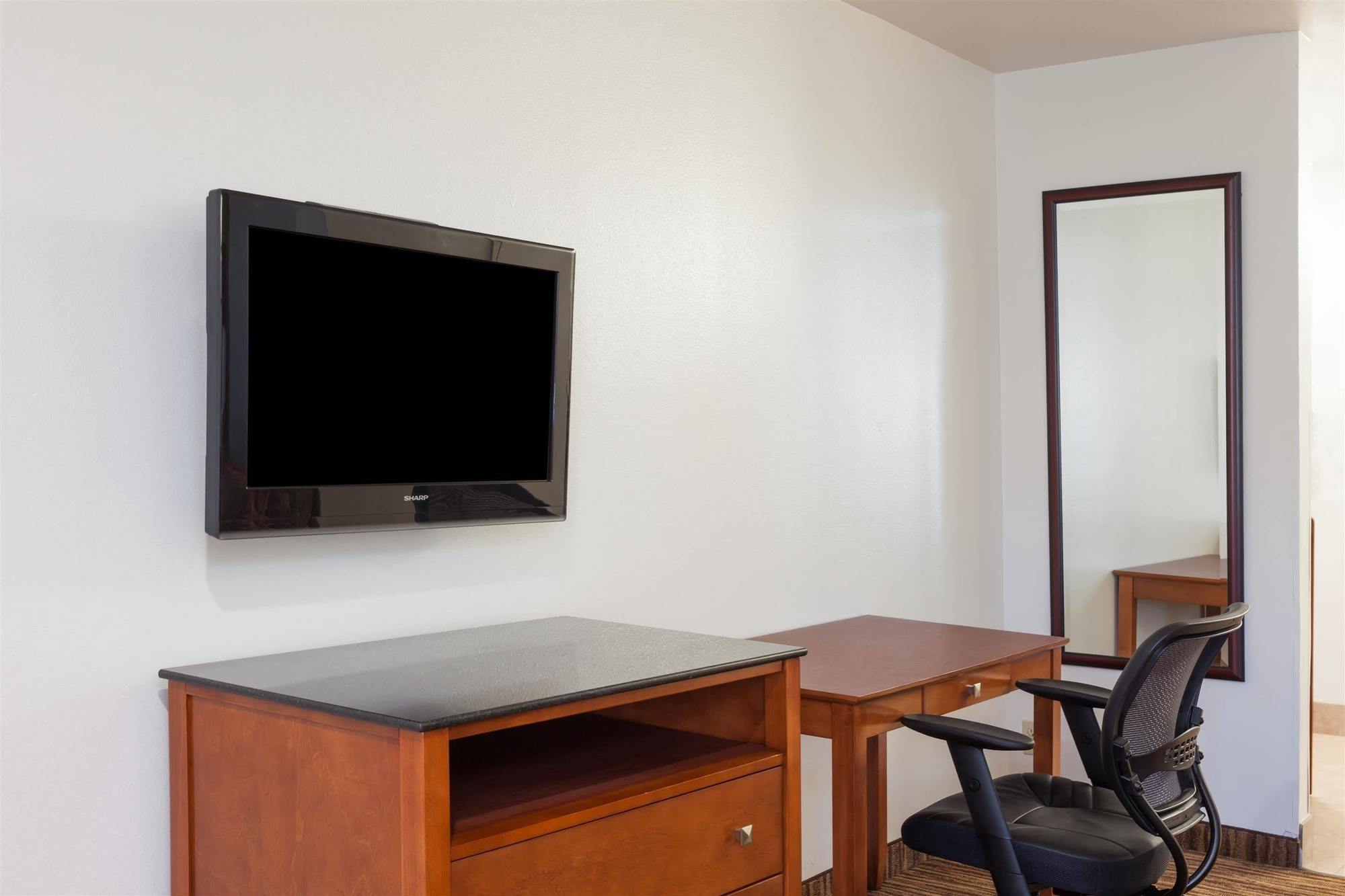 Travelodge By Wyndham Hemet Ca Экстерьер фото